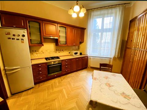 квартира за адресою Омеляна Поповича вул., 6