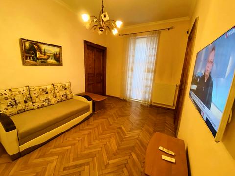 квартира за адресою Омеляна Поповича вул., 6