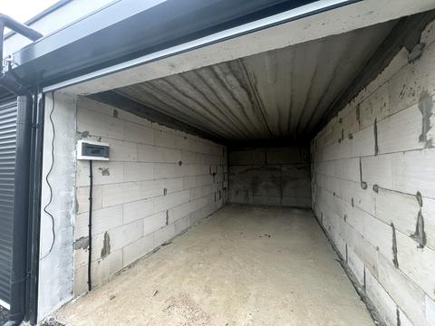 паркомісце за адресою Миколи Сингаївського вул. (Ново-Оскольська), 14в