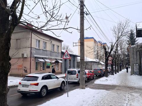 комерційна за адресою Вовчинецька вул., 115