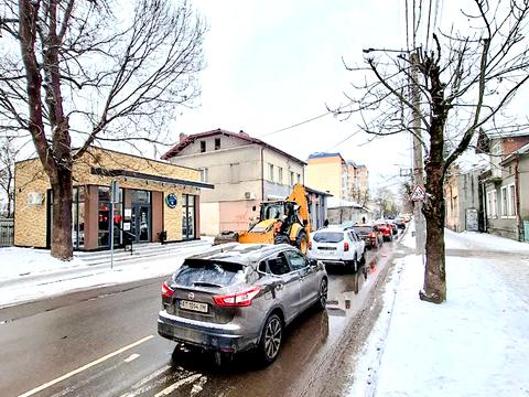 комерційна за адресою Вовчинецька вул., 115