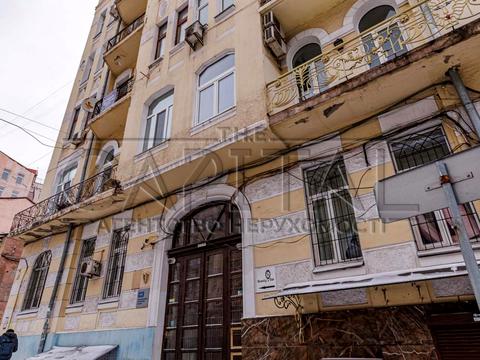 коммерческая по адресу Антоновича ул. (Горького), 9