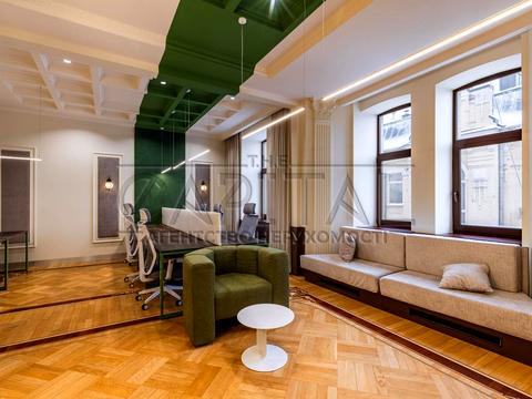 коммерческая по адресу Антоновича ул. (Горького), 9