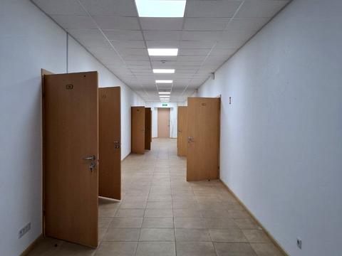 комерційна за адресою Новонаводницька вул. (Лаврська), 16