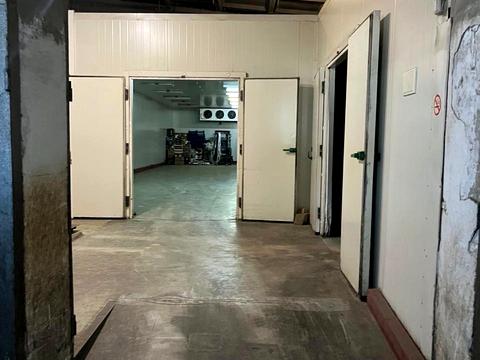 комерційна за адресою Польова вул., 77