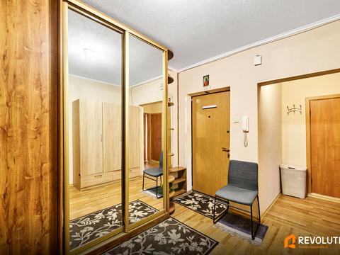 квартира за адресою Академіка Глушкова просп., 27