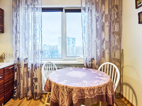 квартира за адресою Академіка Глушкова просп., 27