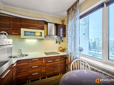 квартира за адресою Академіка Глушкова просп., 27