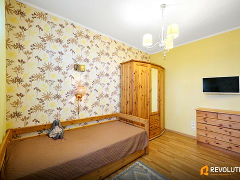 квартира за адресою Академіка Глушкова просп., 27