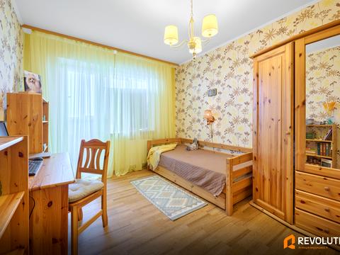 квартира за адресою Академіка Глушкова просп., 27