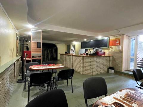 комерційна за адресою Довга вул., 42