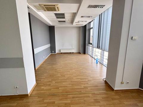 комерційна за адресою В'ячеслава Чорновола просп. (), 67г