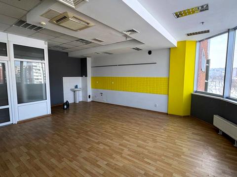 комерційна за адресою В'ячеслава Чорновола просп. (), 67г