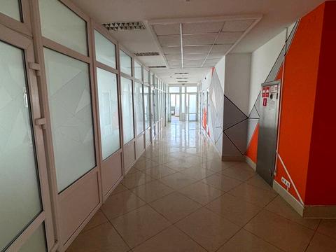 комерційна за адресою В'ячеслава Чорновола просп. (), 67г