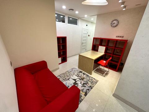 комерційна за адресою Євгена Коновальця вул. (Щорса), 32-Б