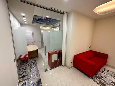 комерційна за адресою Євгена Коновальця вул. (Щорса), 32-Б