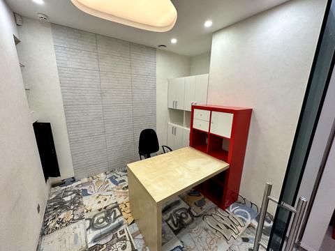 комерційна за адресою Євгена Коновальця вул. (Щорса), 32-Б