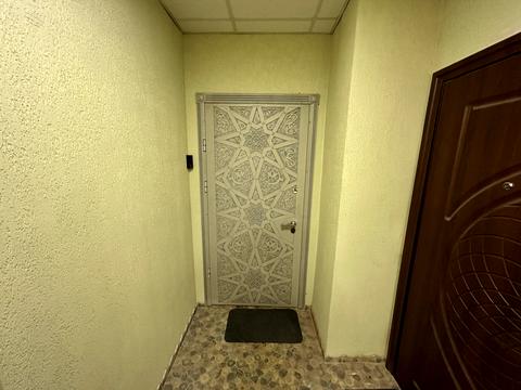 комерційна за адресою Євгена Коновальця вул. (Щорса), 32-Б