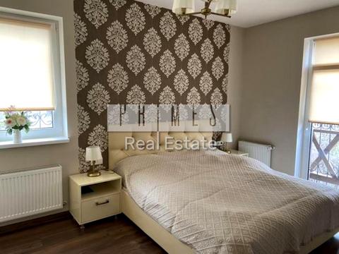 дом по адресу Небесной Сотни ул. (Паризької Комуни), 1