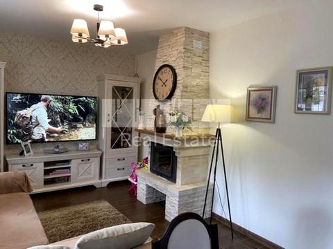 дом по адресу Небесной Сотни ул. (Паризької Комуни), 1