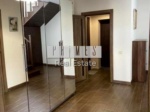 дом по адресу Небесной Сотни ул. (Паризької Комуни), 1