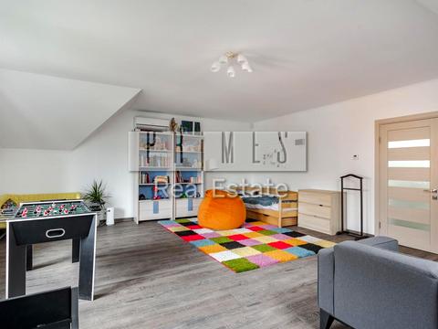 будинок за адресою с. Білогородка, Святкова вул.