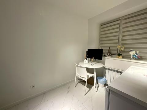 комерційна за адресою Богдана Хмельницького вул., 1-Б