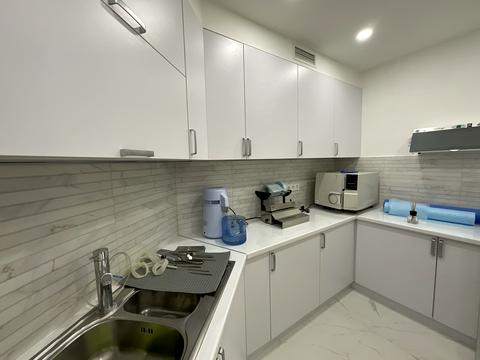 комерційна за адресою Богдана Хмельницького вул., 1-Б