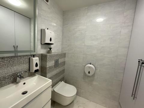 комерційна за адресою Богдана Хмельницького вул., 1-Б