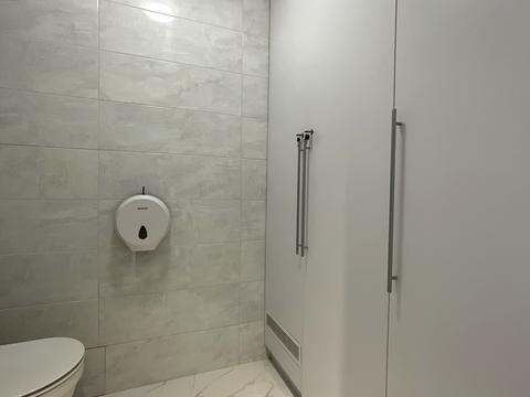 комерційна за адресою Богдана Хмельницького вул., 1-Б