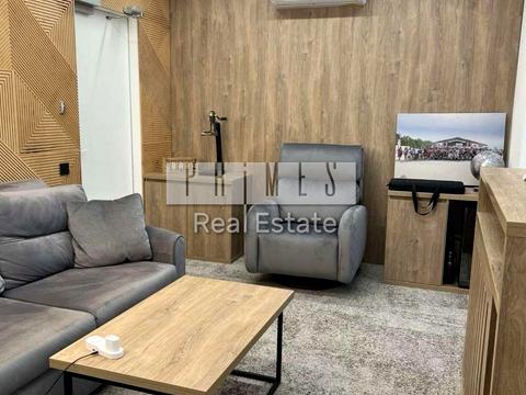 комерційна за адресою Михайла Грушевського вул., 9-Б