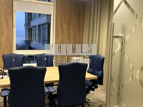 комерційна за адресою Михайла Грушевського вул., 9-Б