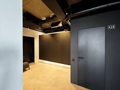 комерційна за адресою Жилянська вул., 68