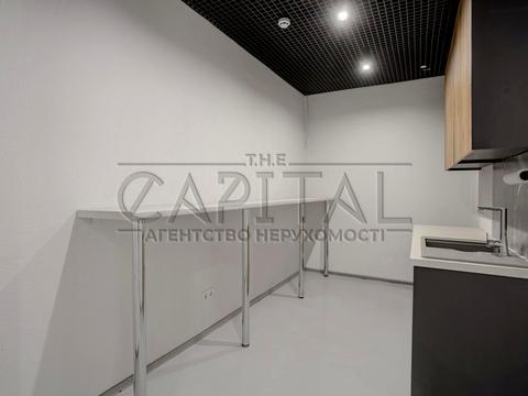 комерційна за адресою Князів Острозьких вул. (Московська), 23