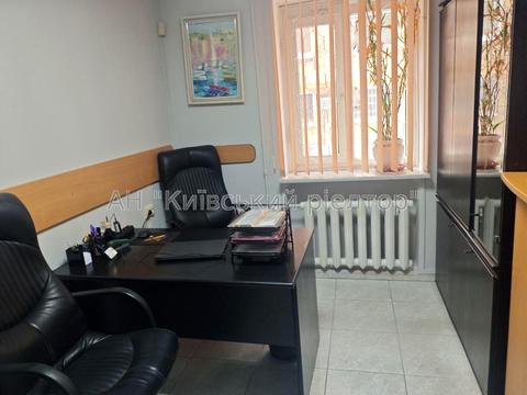 комерційна за адресою Оболонська вул., 47