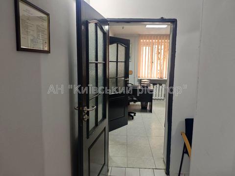 комерційна за адресою Оболонська вул., 47