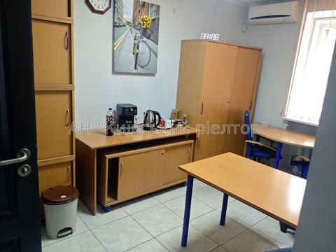 комерційна за адресою Оболонська вул., 47