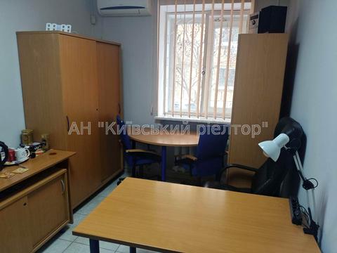 комерційна за адресою Оболонська вул., 47