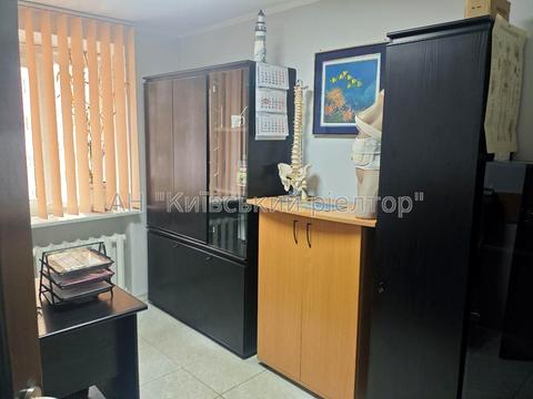 комерційна за адресою Оболонська вул., 47