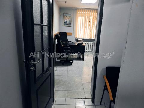 комерційна за адресою Оболонська вул., 47