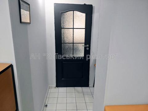 комерційна за адресою Оболонська вул., 47