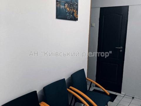 комерційна за адресою Оболонська вул., 47