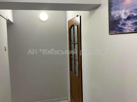 комерційна за адресою Оболонська вул., 47