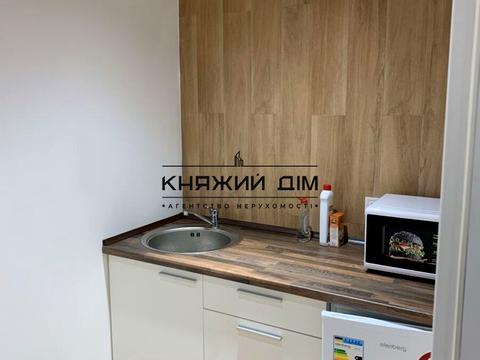 комерційна за адресою Михайла Максимовича вул. (Онуфрія Трутенка), 28-Б