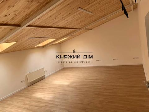 комерційна за адресою Михайла Максимовича вул. (Онуфрія Трутенка), 28-Б