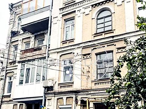 квартира за адресою Межигірська вул., 32