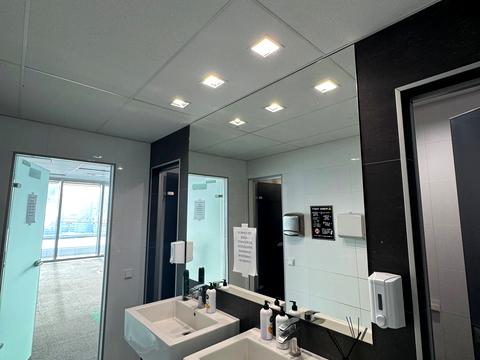 комерційна за адресою Лейпцизька вул., 15а