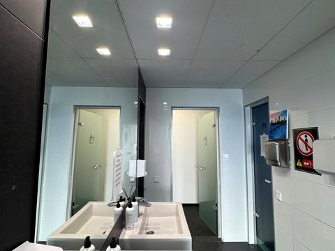 комерційна за адресою Лейпцизька вул., 15а