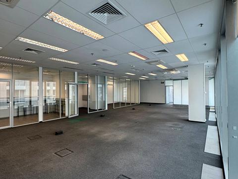 комерційна за адресою Лейпцизька вул., 15а