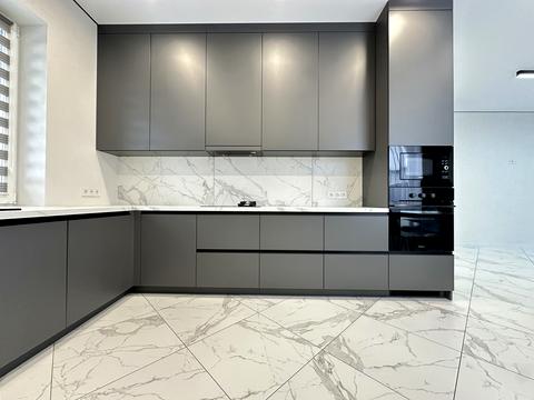 будинок за адресою Володимира Івасюка вул. (Грибоєдова), 12